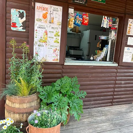캠프장 Farmapark Calamity Jane Farm Probulov